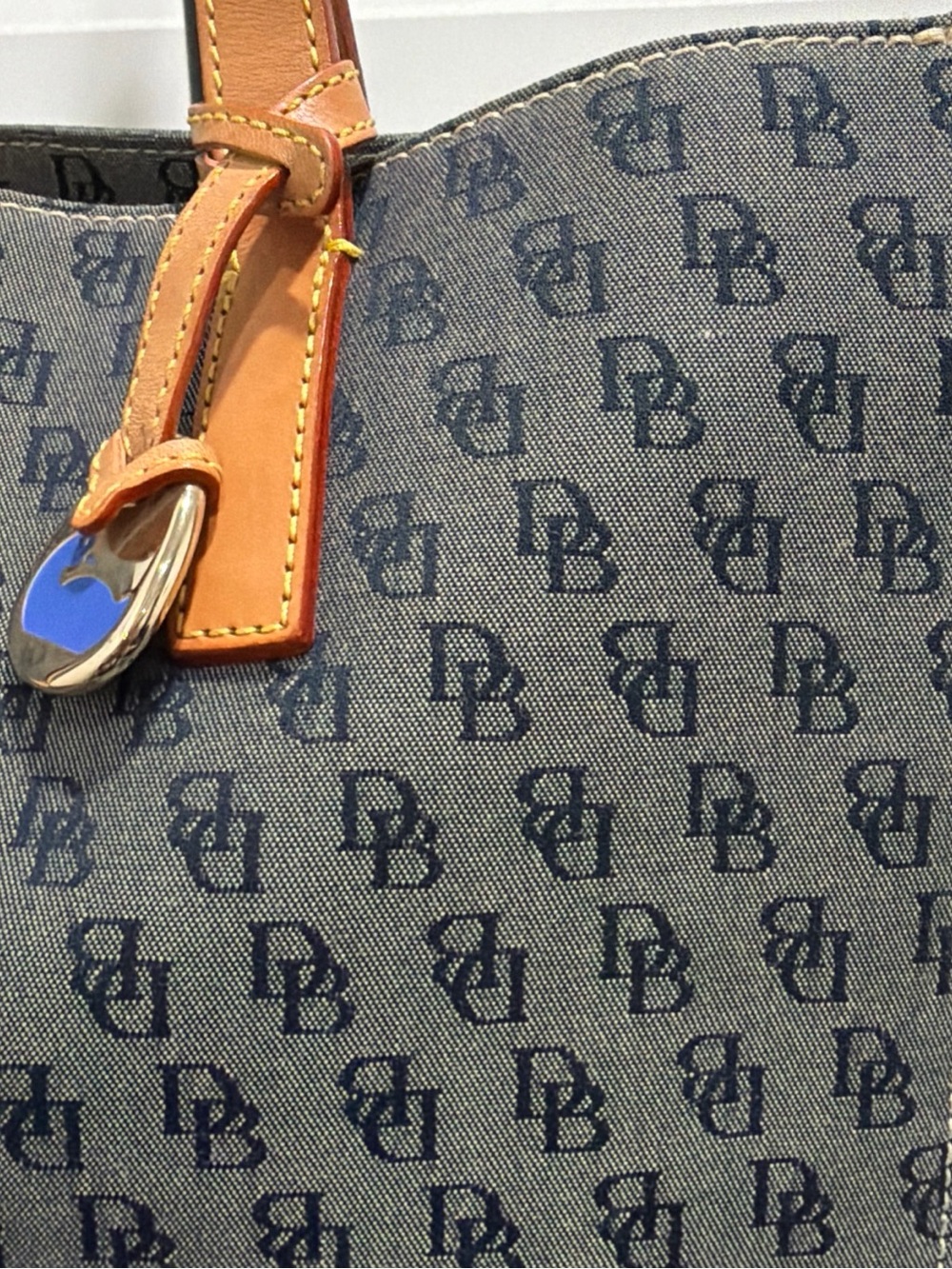 Dooney & Bourke signature monogram canvas tote bag - Picture 2 of 9